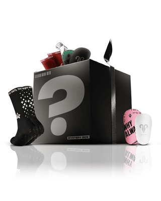 Mystery Kit: 2 Calzini Antiscivolo + 1 Mini Parastinchi a Sorpresa